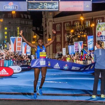 Mainova Frankfurt Marathon_Runningnews_Jepkosgei-Joyciline-by-RunCzechOrganisers_ 6942
